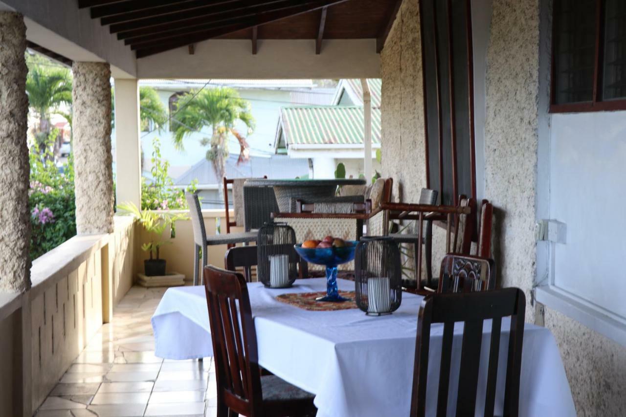 Rainbow Inn Grenville Εξωτερικό φωτογραφία
