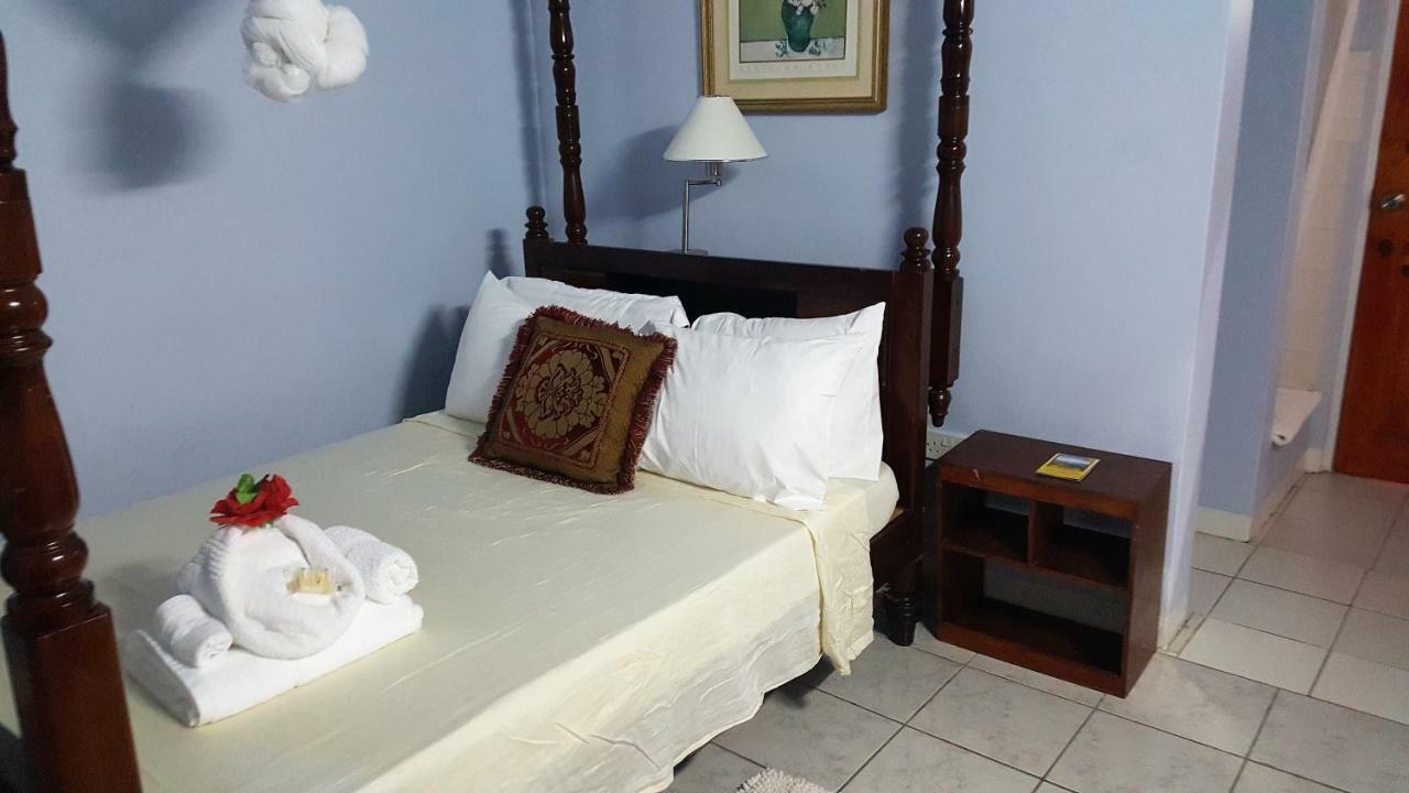 Rainbow Inn Grenville Εξωτερικό φωτογραφία