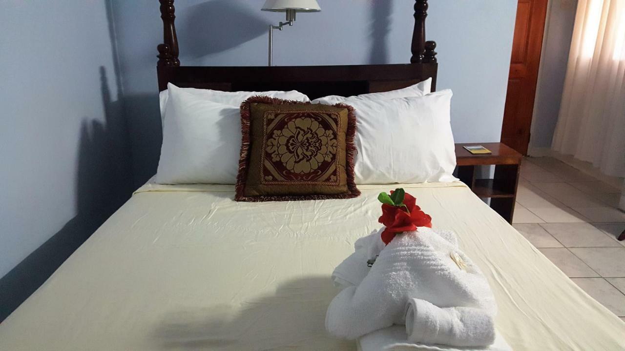 Rainbow Inn Grenville Εξωτερικό φωτογραφία