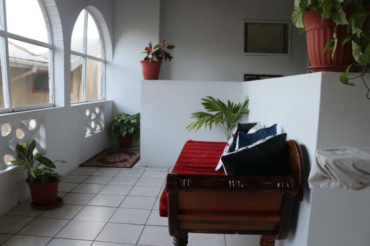 Rainbow Inn Grenville Εξωτερικό φωτογραφία