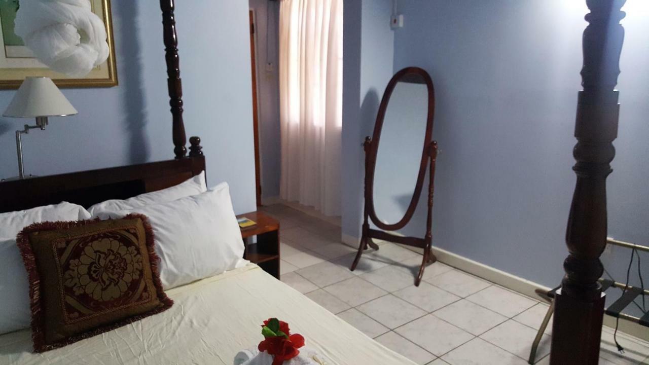 Rainbow Inn Grenville Εξωτερικό φωτογραφία